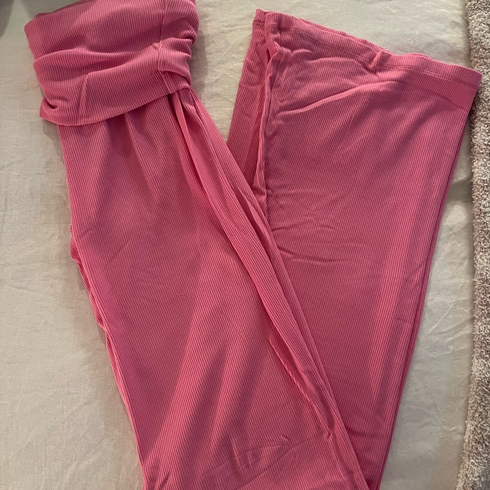 Skims ribbed fold of pants